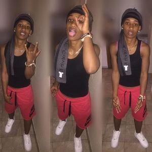 Meet your Posher, Nadya